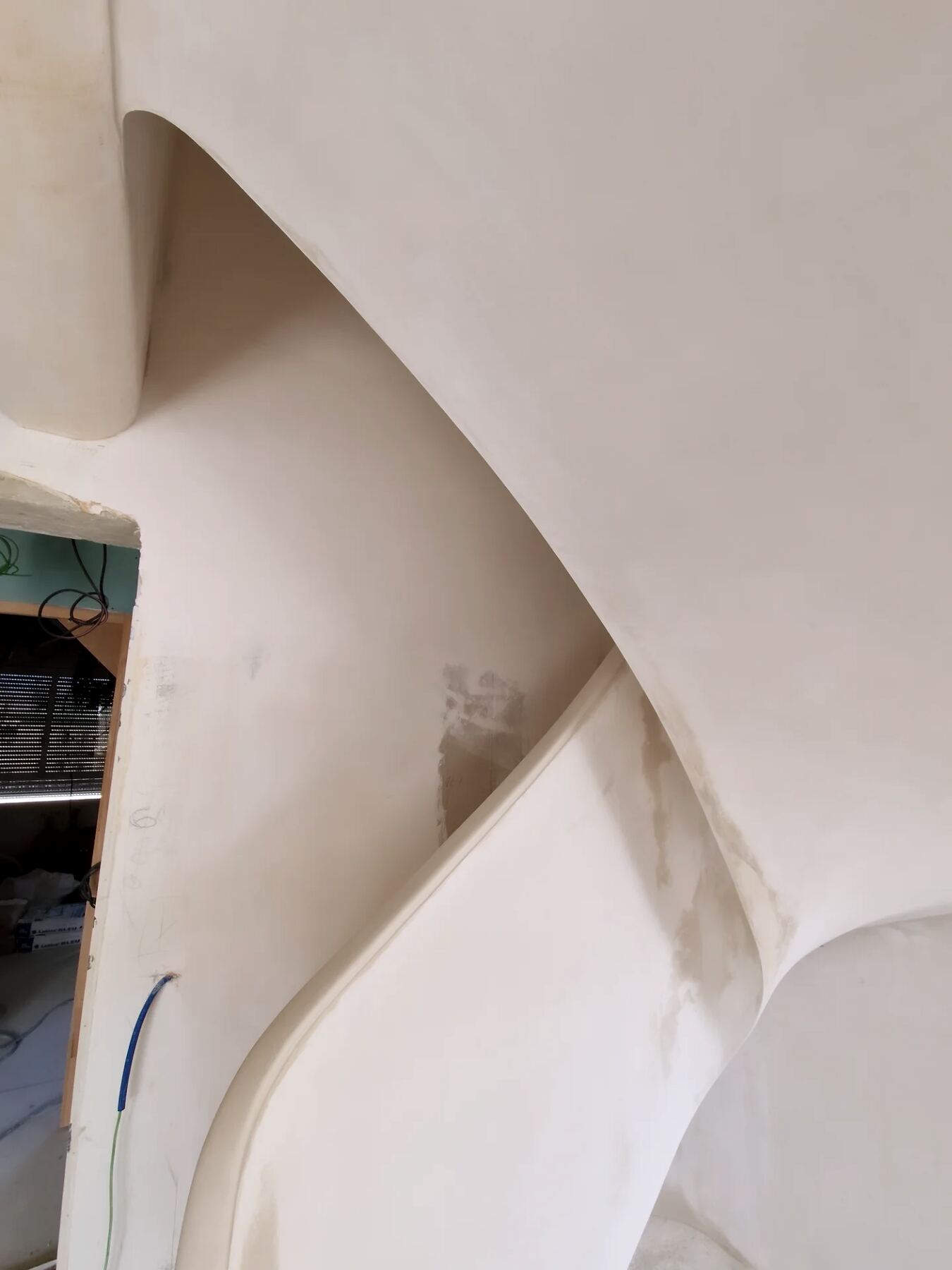 Escalier — limon traîné sur place