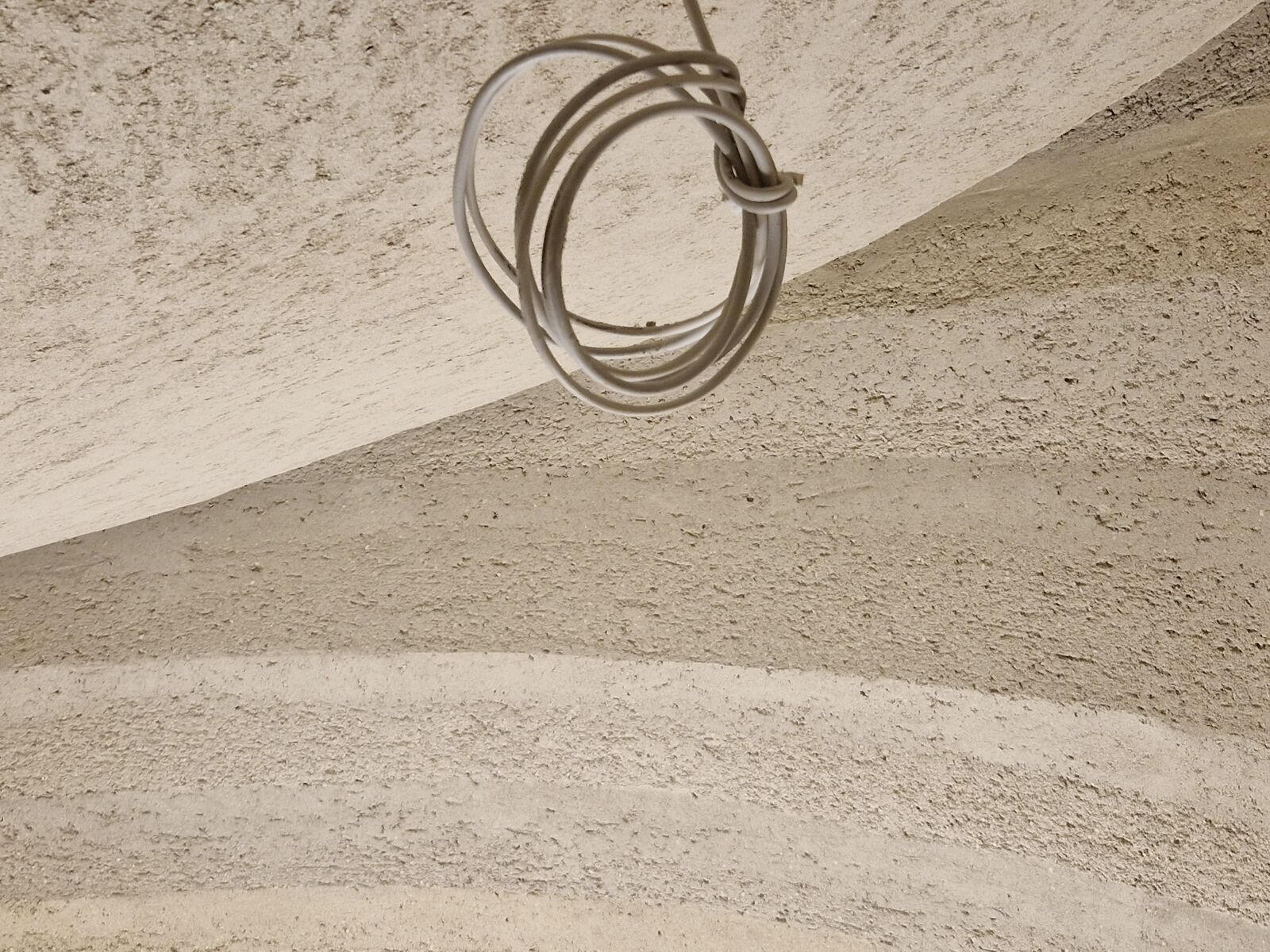 Enduit décoratif, strates de matière